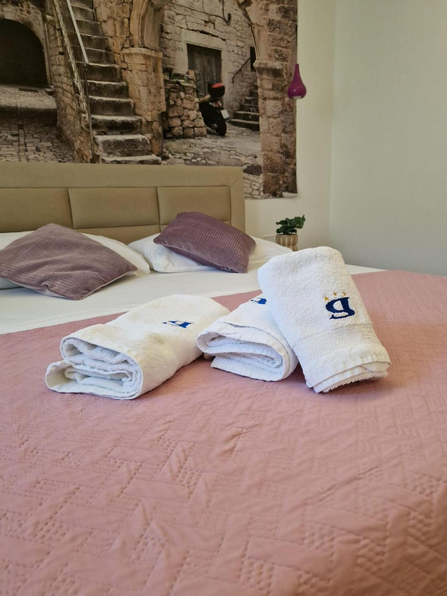 Apartments G Trogir Oda fotoğraf